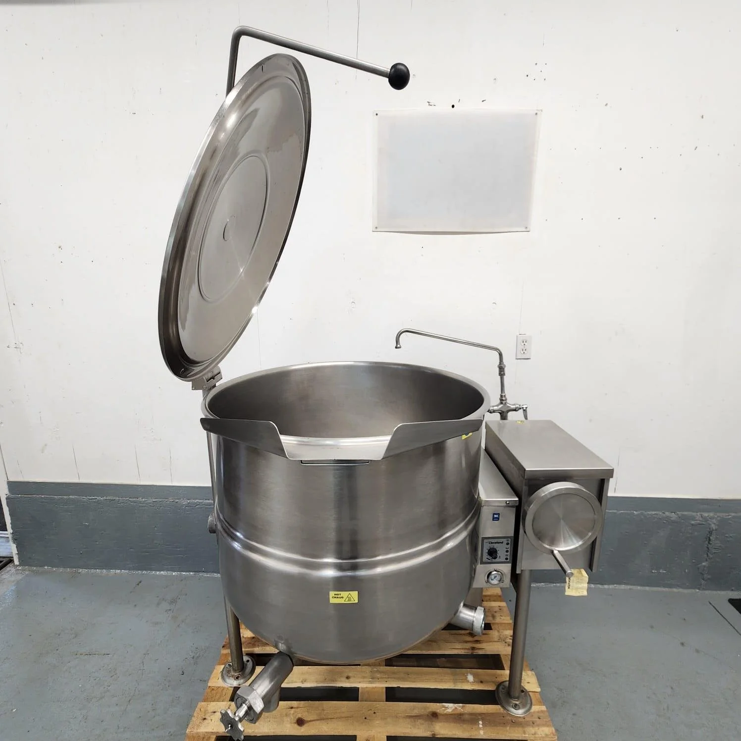 CLEVELAND TILT KETTLE MODEL KGL-60-T 60 GAL  # 1457