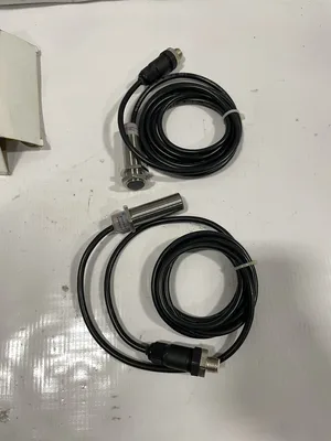 Eaton E59-M18A108C02-D1 iProx Inductive Proximity Sensor 6-48V -NIB of 2