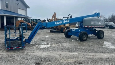 USED 2022 Genie S-45