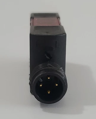 USED Omron E3S-AR86