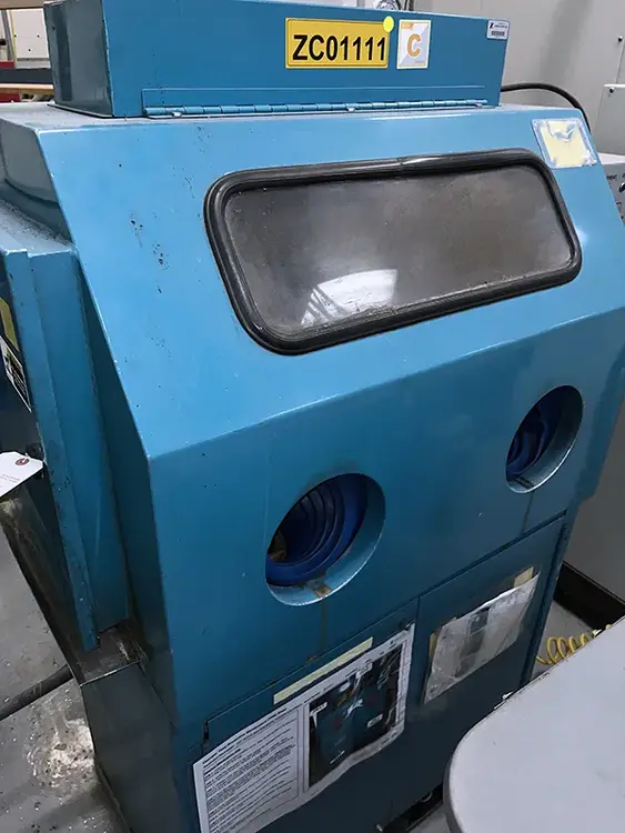 Used Shot blast cabinet ADF 559 Blast Cleaning Illinois US | Machine Tool Bids #775709