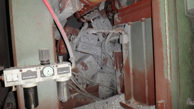Slug Saw, Guide Engineering