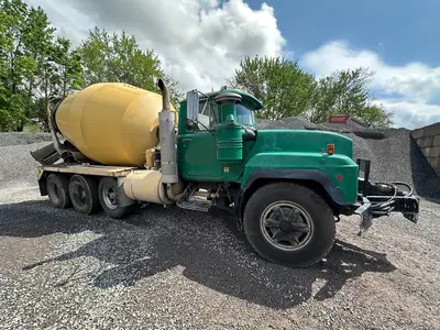 Used 2000 MACK RB688S Concrete Mixer Trucks Pennsylvania US | Proxy Equipment #1378234