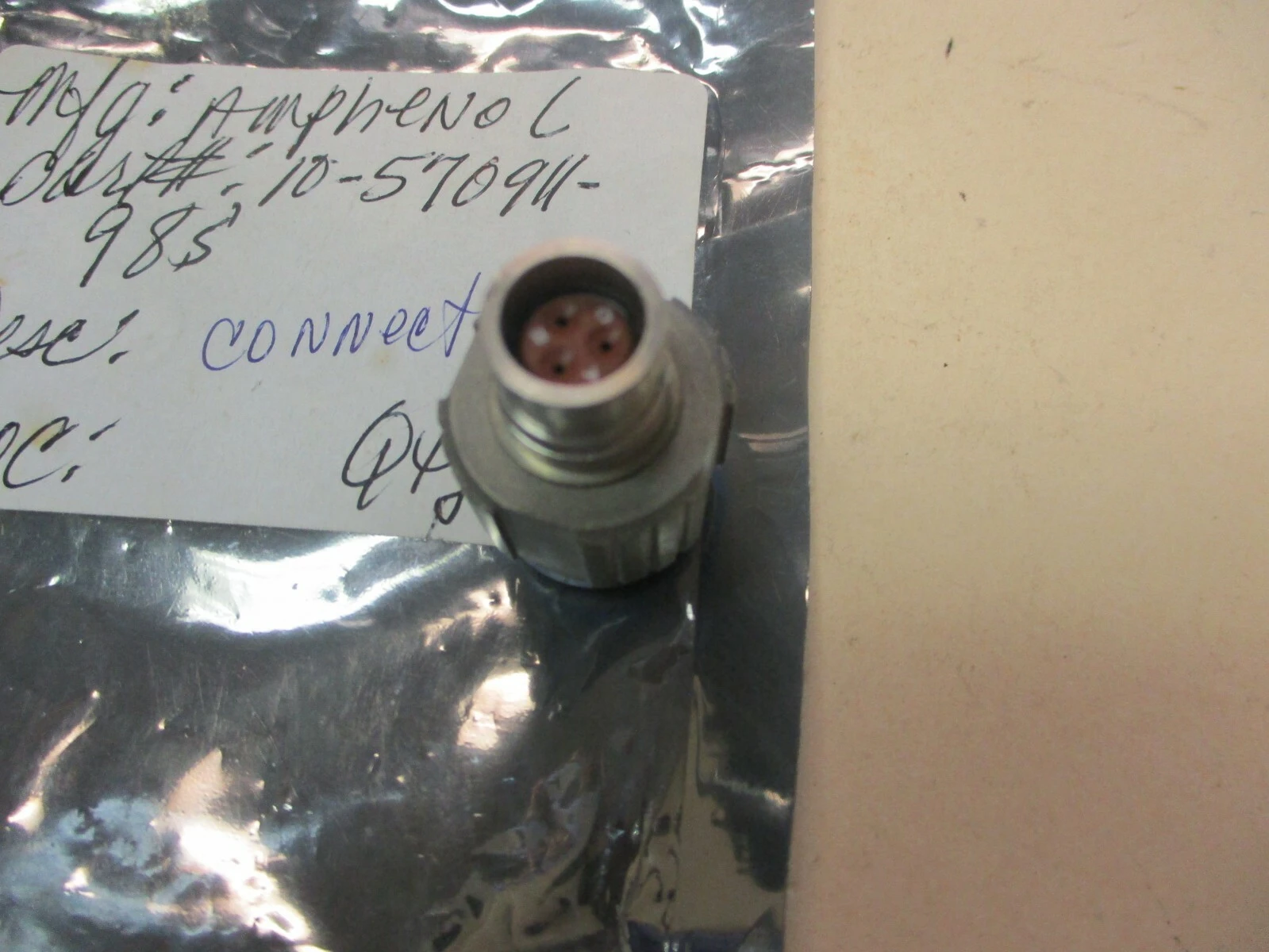 NEW Amphenol 10-570911-98S
