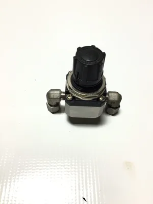 SMC SRH3101-01 Pneumatic Regulator Valve 0.01-0.2 MPa