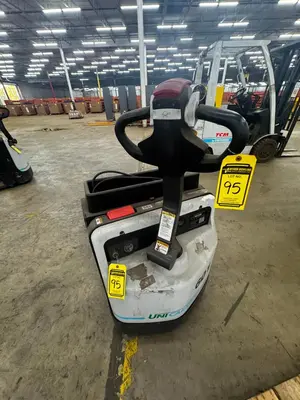 Used _UNKNOWN_ _UNKNOWN_ Electric Pallet Trucks North Carolina US | Myron Bowling Auctioneers Inc #1543545