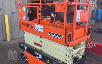 USED 2017 JLG R1932