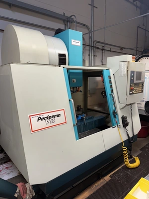 AKIRA SEIKI PERFORMA V2A-XP Vertical Machining Centers | Norcal Machinery (1)