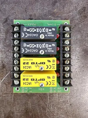 OPTO 22 PB4 I/O Mounting Rack w relays