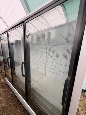 187-0015 Hussmann RFLN3 3 Door Freezer