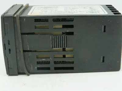 Omega CN743 Temperature Controller 100-240V V4.20