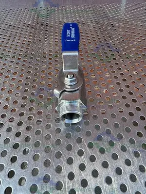 USED SUPERLOK SBV210-S12-PE-BH STAINLESS STEEL BALL VALVE 1000 PSI W/ 3/4" FITTING