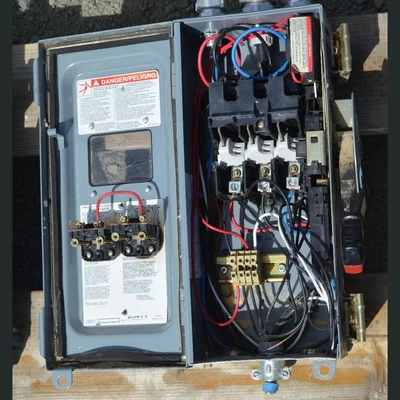 Square D 30 Amp Non-Fusible Disconnect