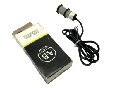 817C-N15R30 Ser. A | Allen Bradley  Cylindrical Inductive Proximity Sensor Rev. B - New Other