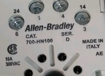 Allen Bradley 700-HN100/D Relay Base Socket Loc4E27