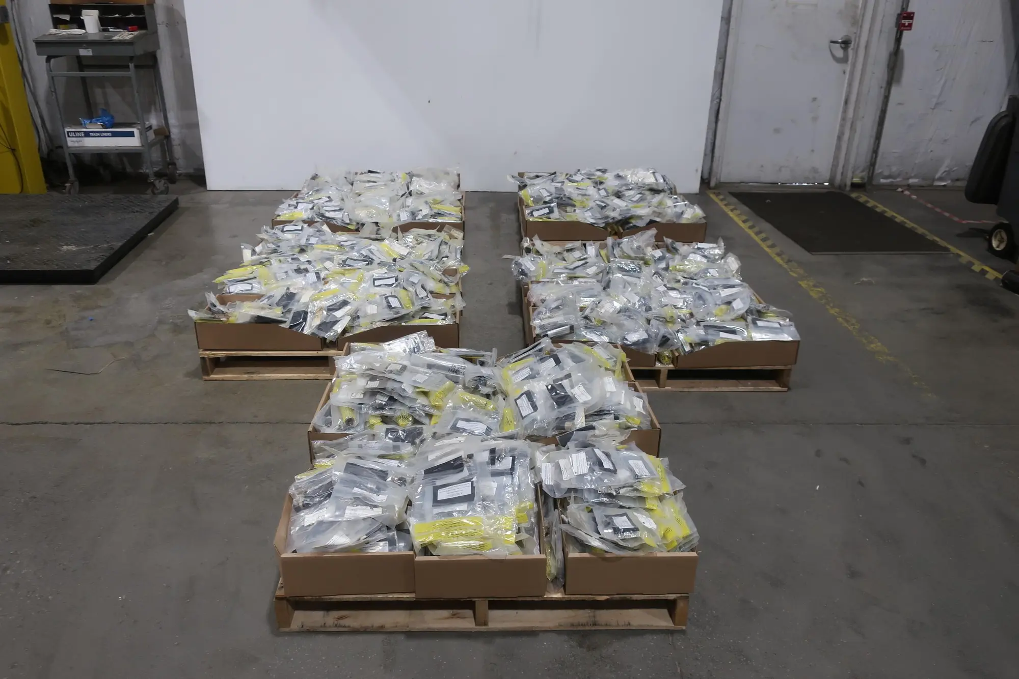 5 PALLETS OF ASSORTED SOURIAU PLUG KITS