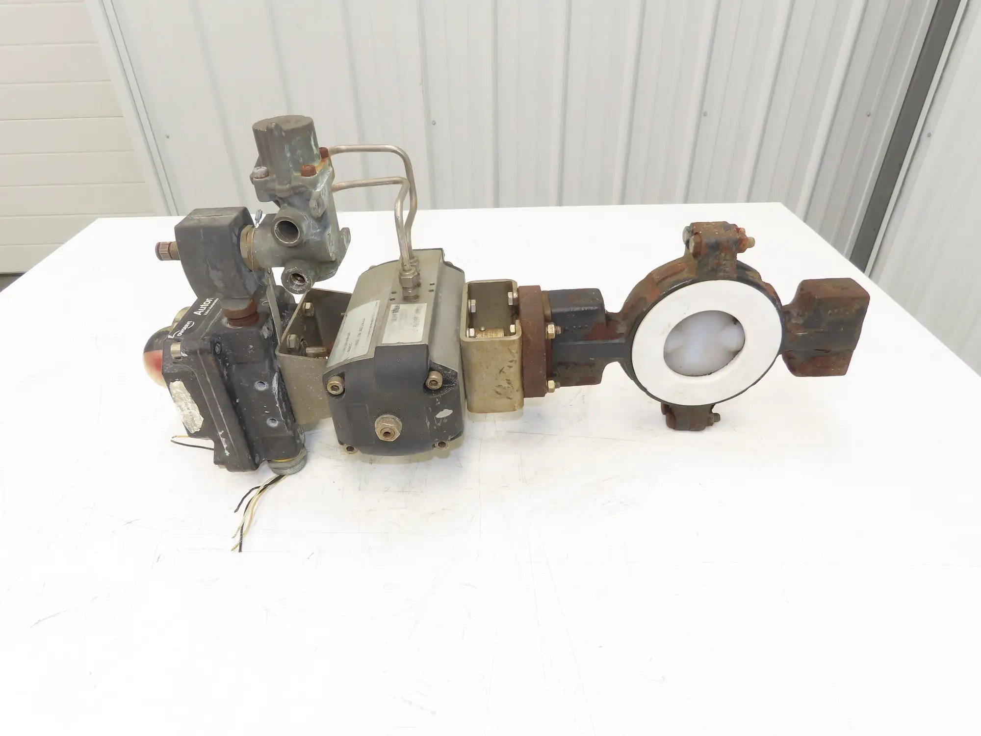 Flowserve B085D 3" Butterfly Wafer Valve Teflon Pneumatic Actuator w/Positioner