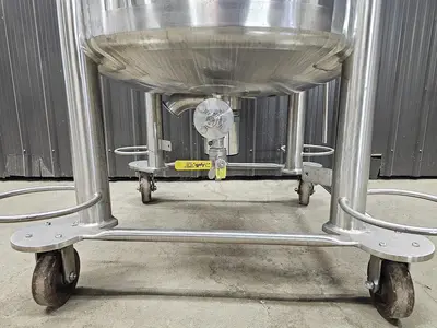Used LEE INDUSTRIES INC. 400L DP Stainless Steel Tanks Quebec CA | Carter-Wilson Equipment Services #884558