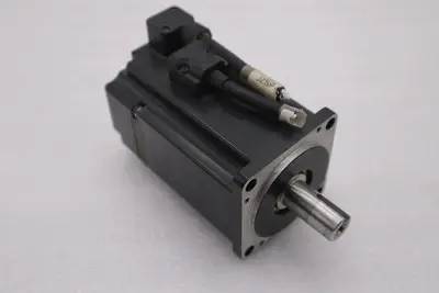 YASKAWA SGMJV-04AAA61/ SGMJV04AAA61 SERVO MOTOR STOCK K-2913-A