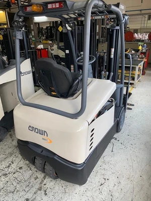 USED 2011 CROWN USA  EQUIPMENT SC5240-40TT190;  FC4520-55TT188;  RR5795S-45TT400