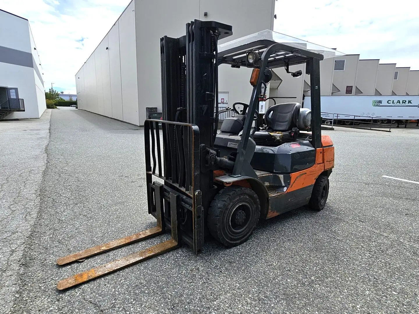 Used 2006 TOYOTA 7FGU25 Misc Forklifts British Columbia CA | Lenmark #1426390