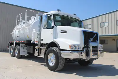 Used 2019 VOLVO VHD64B200 Vacuum Truck Texas US | Roll Off Truck World #1492006