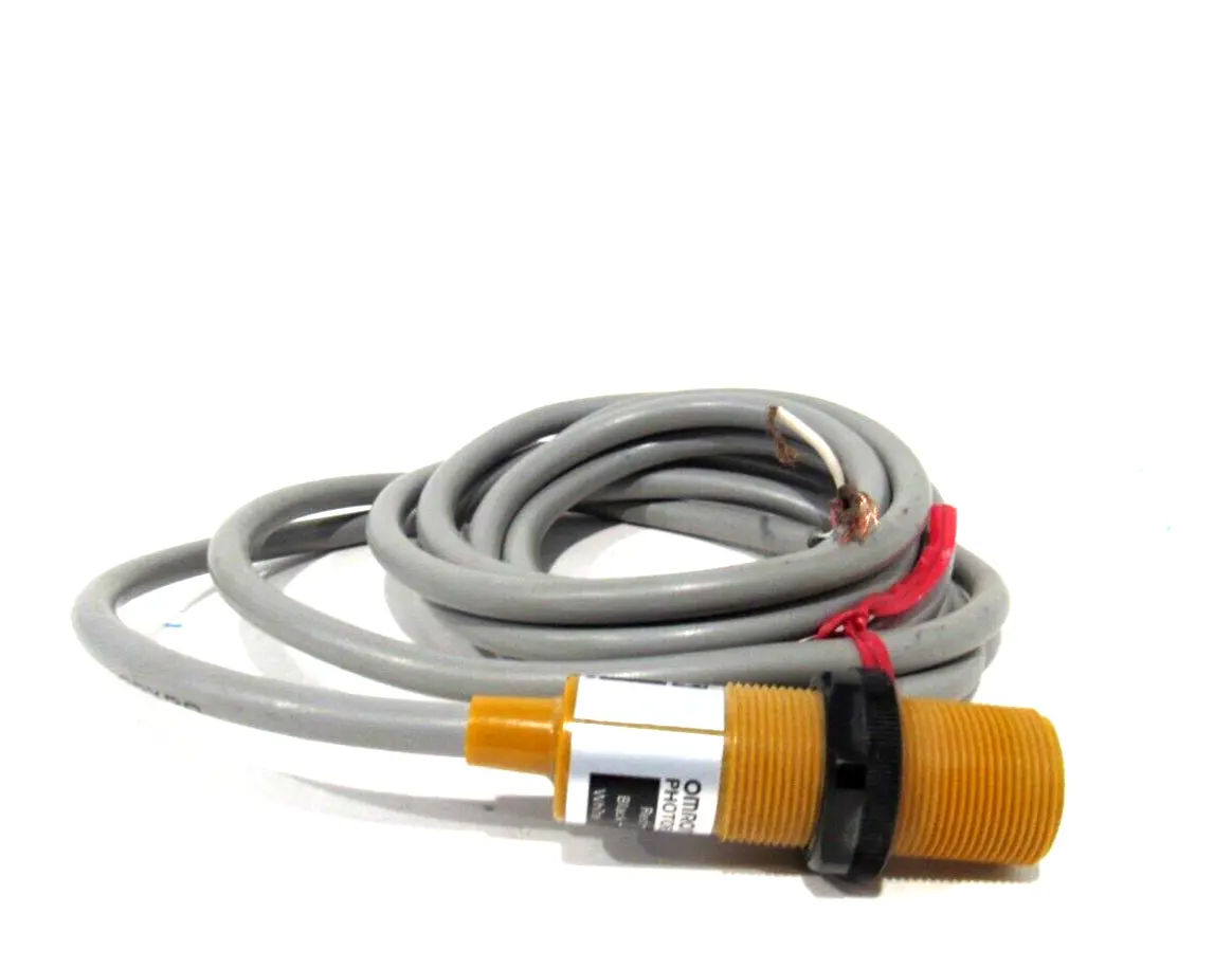 USED OMRON E3F-R2B4 PHOTOELECTRIC SWITCH E3FR2B4