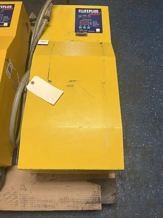 Used 2000 HAWKER 6L50094 Battery Chargers | Surplus Asset Holdings #1227671