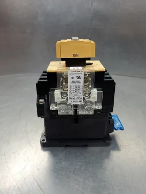 ALLEN BRADLEY 100-A38N*3 Ser C CONTACTOR, w/ 195-FA11. 4D-34