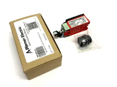 USED WARNER, BERNSTEIN ROLLER LIMIT SWITCH 240V