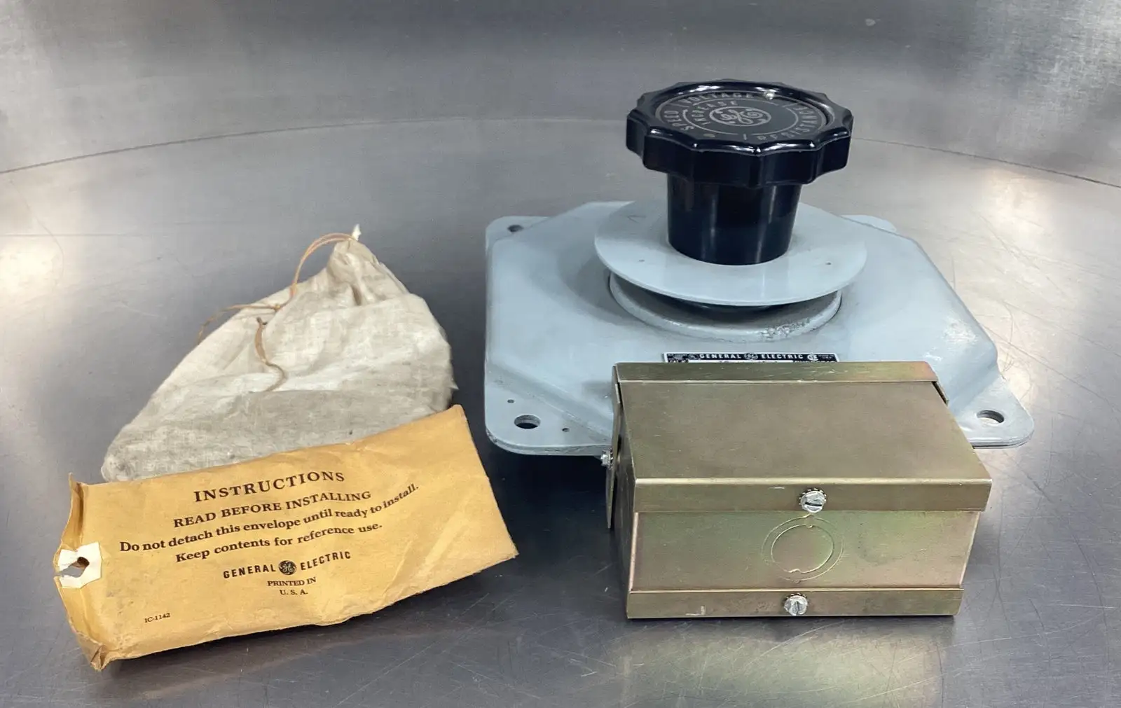 General Electric Rheostat, 600 Volt, Cat.# 8070EB105AE74 198 Ohms 4B