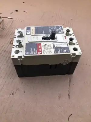 Westinghouse HMCP 3 Pole 100A Circuit Breaker w/ Operator Switch 600V 250V