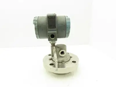 Foxboro 827DF-IS1NMSA1 Electronic Pressure Transmitter 12.5-65VDC 	3" Flange