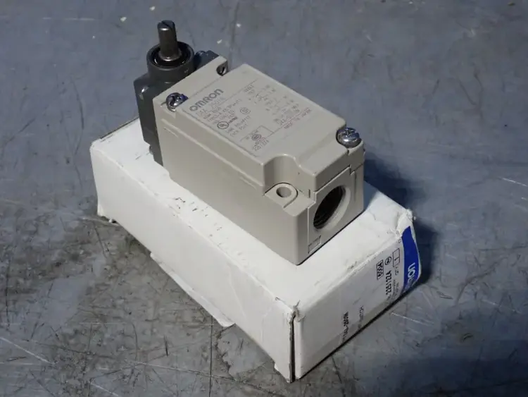 Used OMRON D4A2501N Relays & Switches Ohio US | HGR 24 #1129920