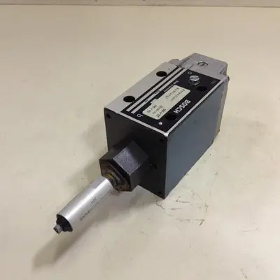 USED BOSCH 0 810 001 879