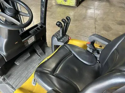 Used 2016 YALE ERC060VG 4-Wheel Sit down Electric Counterbalance Forklifts Illinois US | Somerset Equipment Sales #1542835