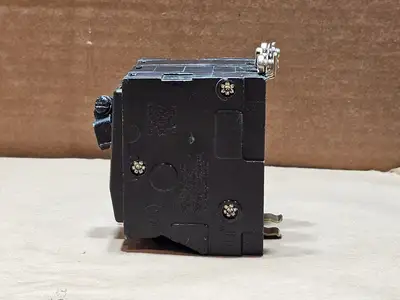USED SQUARE D QOB330
