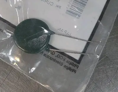 Phillips ECG 524V30 Metal Oxide Varistor 300/385V (PK W/7) Loc4C34