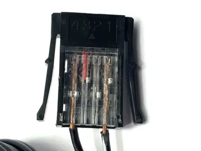 Used 3M Mini Clamp Plug 4-Pole 24-26AWG 0.14–0.2mm² Disconnects Michigan US | Maverick Industrial Sales #1391903