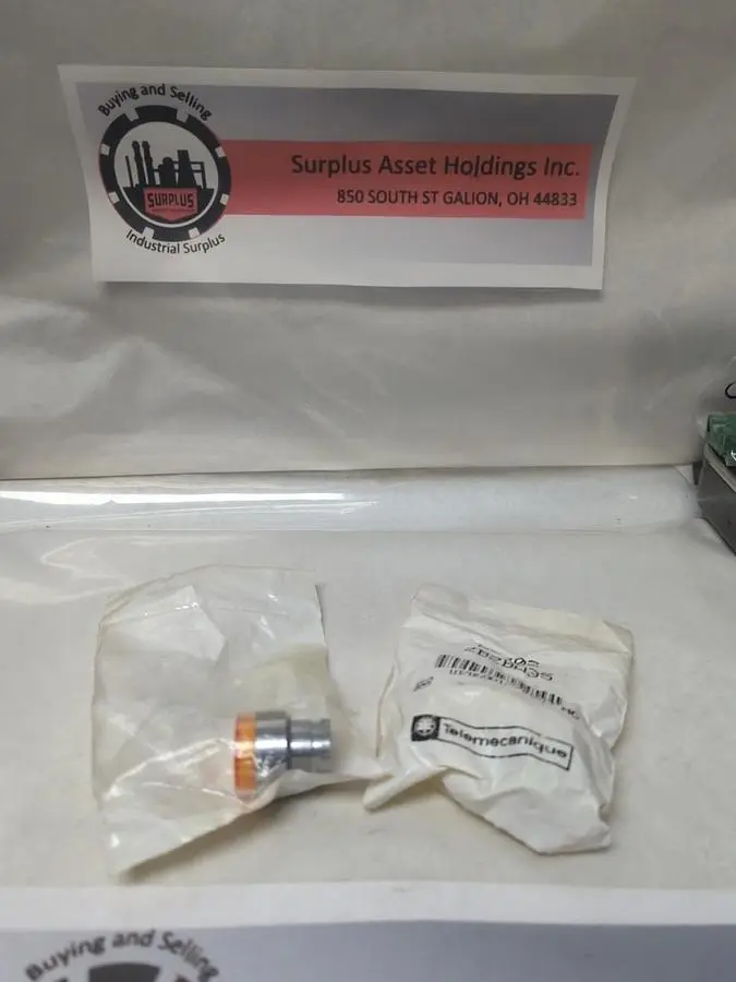New | in-Stock TELEMECANIQUE ZB2BW35 Miscellaneous Equipment (Electrical & Power) | Surplus Asset Holdings #1198683