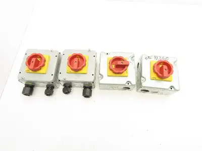 Siemens 3LD2203-0TK53 Rotary Disconnect Switch 2-Gang Steel Outlet Box Lot of 4