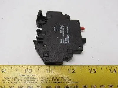 Allen Bradley 1492-GH005 0.5 A Circuit Breaker 250V 50/60Hz DC 65V Lot Of 6