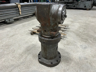 30" GIDDINGS & LEWIS Right Angle Head