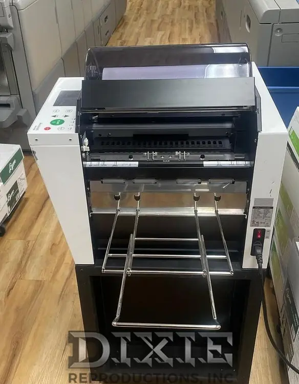Used FUJIPLA DRY LAM HLA-2301 LAMINATOR Binding Equipment | Dixie Reproductions, Inc. #394390