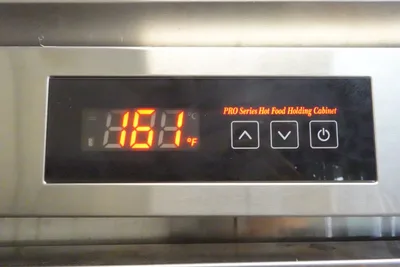NEW TURBO-AIR TWO SECTION ROLL-THRU HEATING CABINET MODEL PRO-50H-RT (SCRATCH AND DENT)