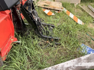 Used WESTERN UNIMOUNT 8'6" V-PLOW WITH MOUNTING BRACKETS Plow Blades Michigan US | Miedema Asset Management Group #1424733