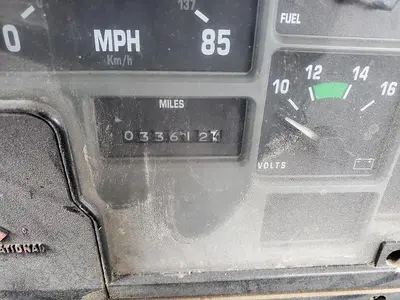USED 1994 INTERNATIONAL 8200