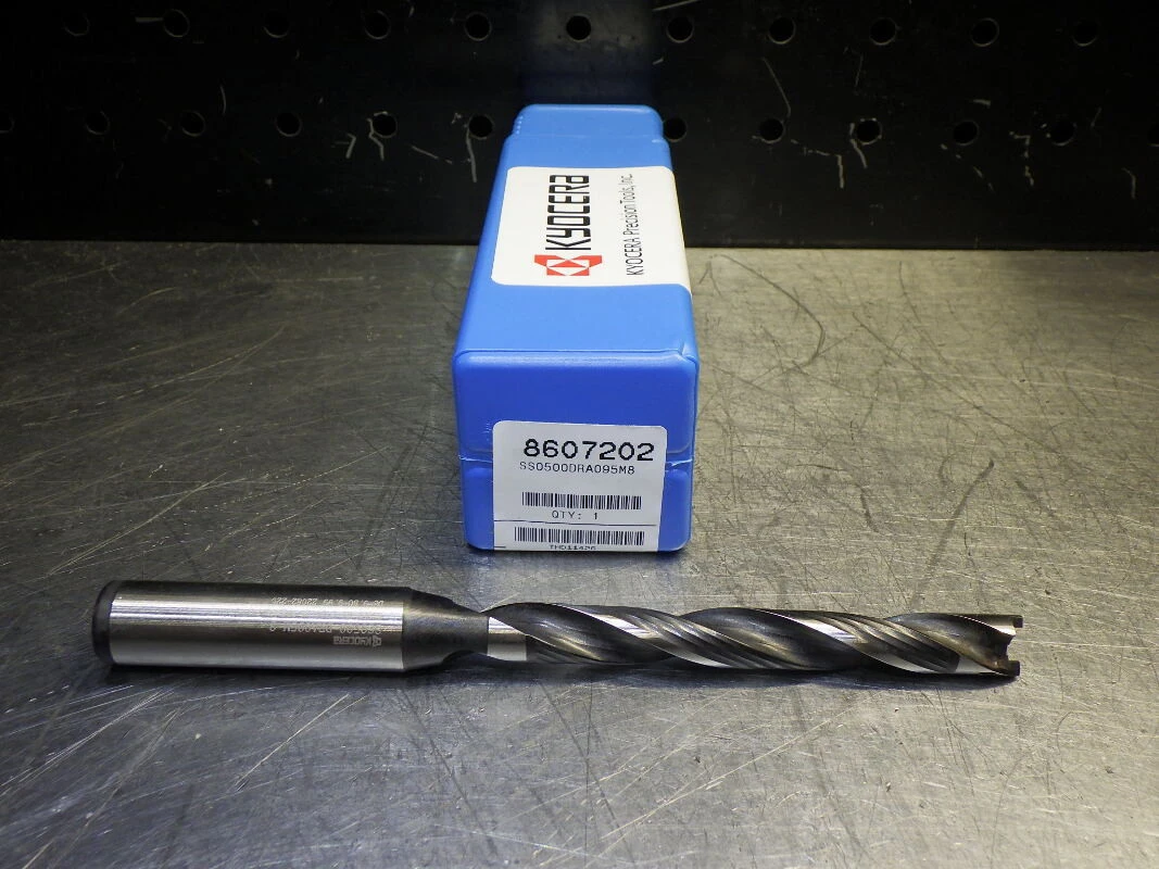 Kyocera 9.5mm-9.99mm Coolant Thru 8xD Indexable Drill SS0500-DRA095M-8 (LOC3231)