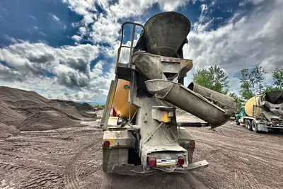 Used 2004 VOLVO VE-D12 Concrete Mixer Trucks Pennsylvania US | Proxy Equipment #1378243