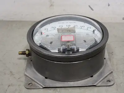 USED MAGNEHELIC 2002C
